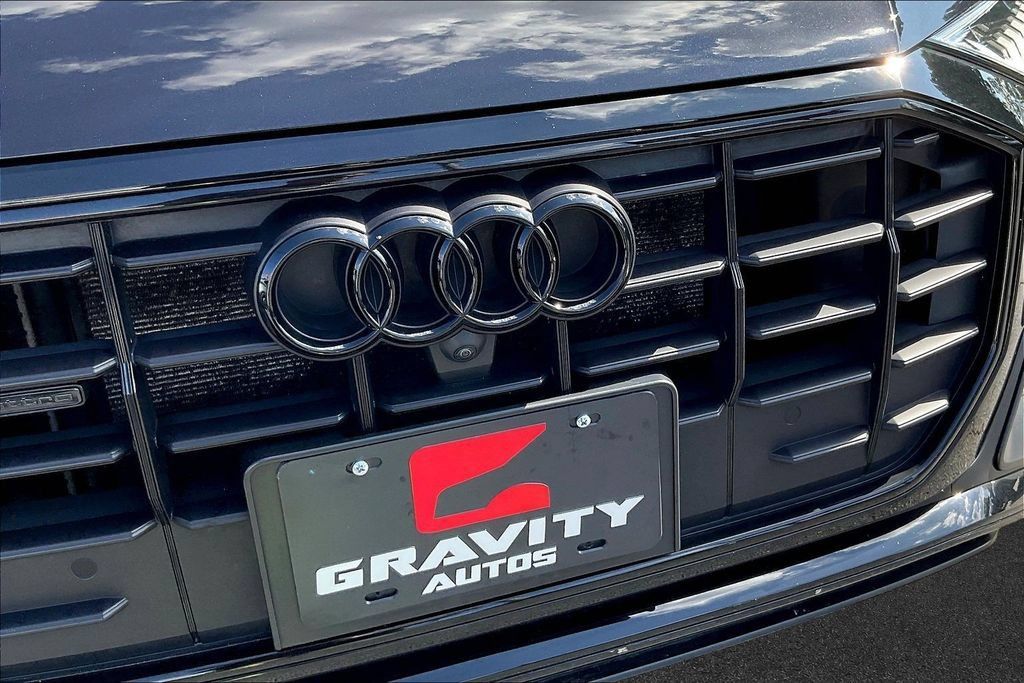 Used 2020 Audi Q8 Premium Plus w/ Premium Plus Package AWD/4WD image 32