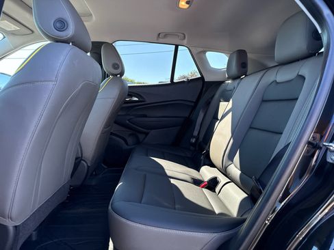Certified 2025 Chevrolet Trax ACTIV w/ Sunroof Package FWD image 23