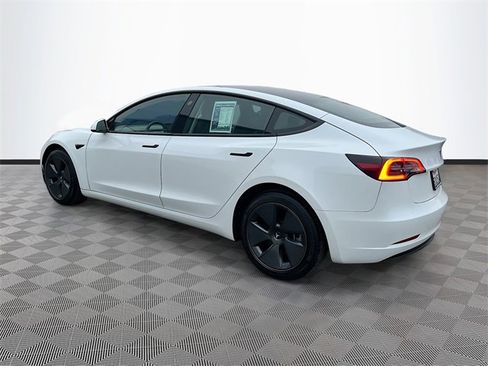 Used 2023 Tesla Model 3 Standard Range image 5