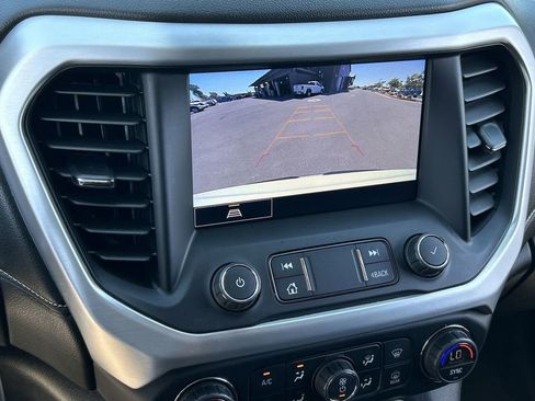 Used 2021 GMC Acadia SLT image 15