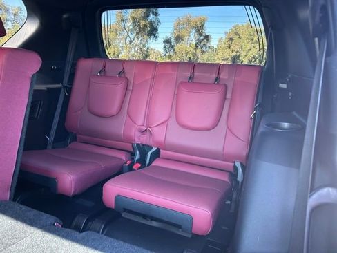 Used 2023 Lexus GX 460 Premium w/ Premium Package image 16