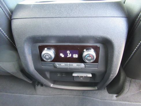 Used 2025 GMC Acadia Elevation image 15