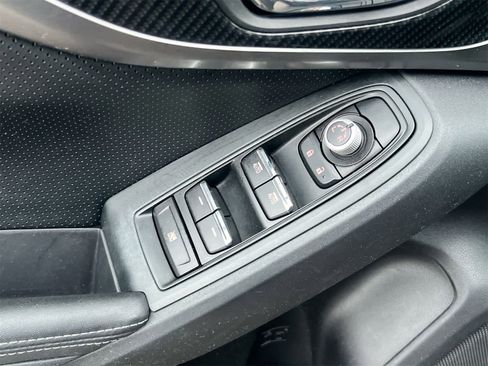 Used 2017 Subaru Impreza 2.0i Limited image 17