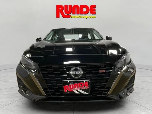 Used 2024 Nissan Altima 2.5 SR image 8