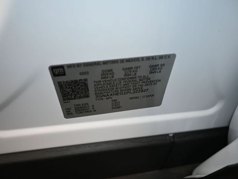 Used 2023 Chevrolet Equinox LS image 17