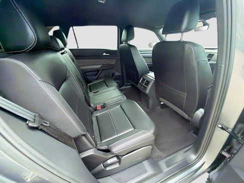 Used 2022 Volkswagen Atlas Cross Sport SE image 28