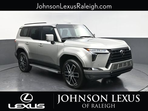Used 2024 Lexus GX 550 w/ Cold Area Package AWD/4WD image 3