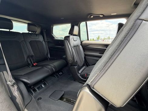 Certified 2023 Jeep Grand Cherokee L Laredo AWD/4WD image 17