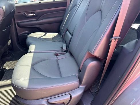 Used 2025 Toyota Grand Highlander FWD image 13