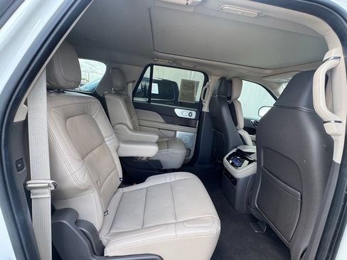 Used 2022 Lincoln Navigator L Reserve AWD/4WD image 31