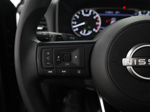 Used 2024 Nissan Rogue SV AWD/4WD image 26