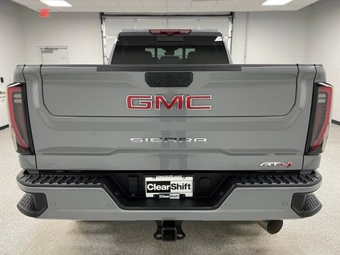 Used 2024 GMC Sierra 3500 AT4 w/ AT4 Premium Plus Package AWD/4WD image 8