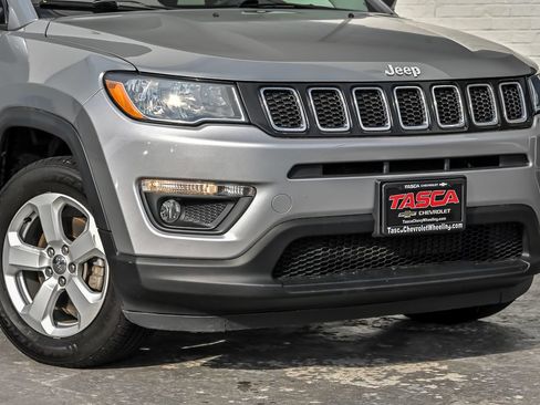 Used 2020 Jeep Compass Latitude w/ Popular Equipment Group AWD/4WD image 3