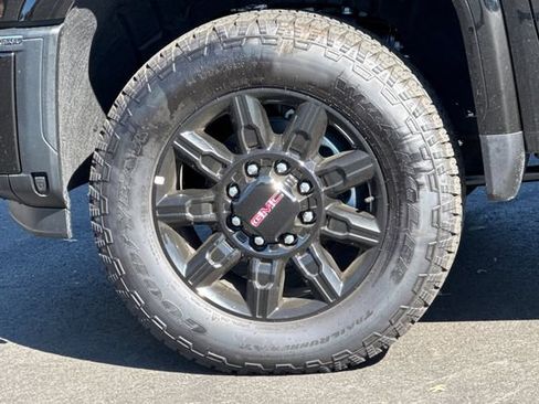 New 2026 GMC Sierra 2500 AT4 w/ AT4 Premium Plus Package AWD/4WD image 32