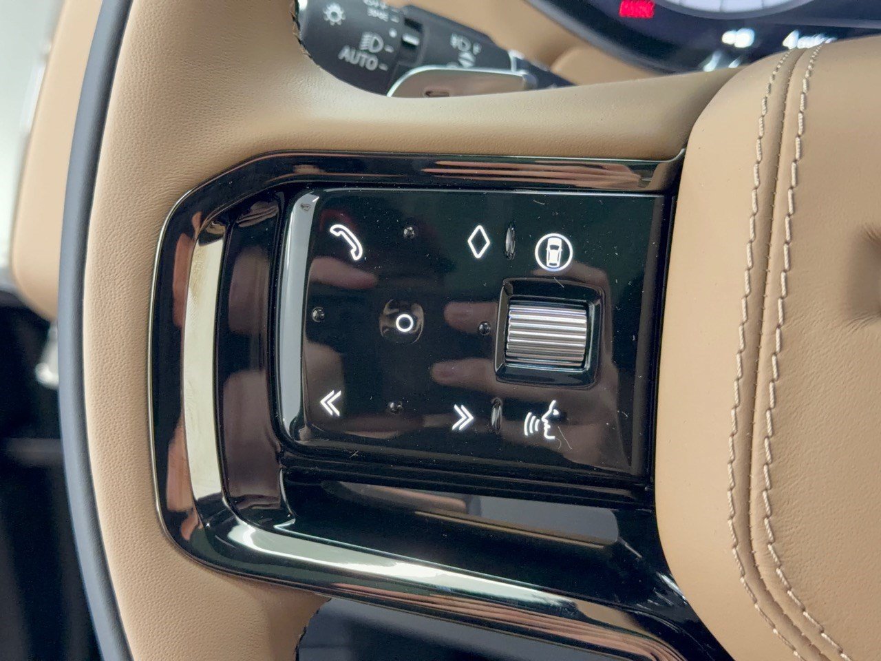 New 2027 Land Rover Range Rover Sport Dynamic SE AWD/4WD image 18