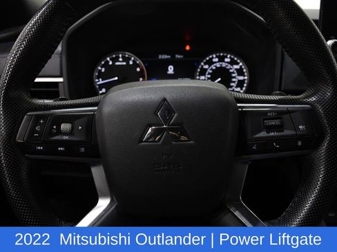 Used 2022 Mitsubishi Outlander SE image 11