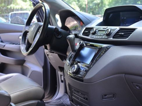 Used 2014 Honda Odyssey Touring Elite image 11