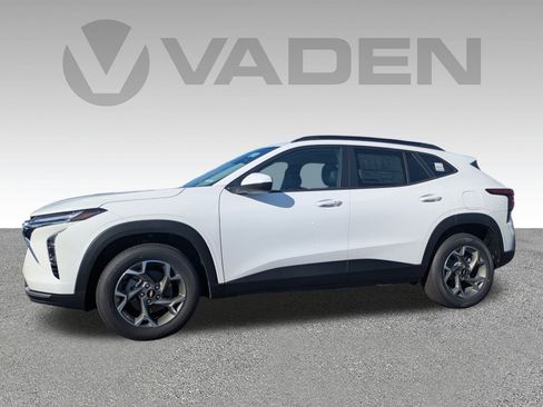New 2026 Chevrolet Trax LT w/ Driver Confidence Package FWD image 2