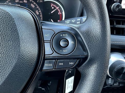 Used 2025 Toyota RAV4 LE image 18