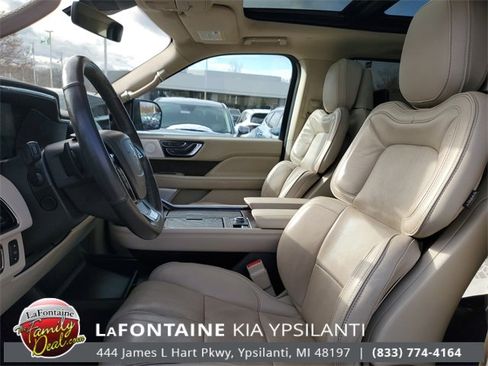Used 2019 Lincoln Navigator Reserve image 9