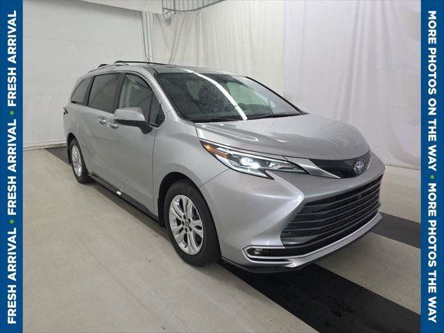 Certified 2024 Toyota Sienna Platinum AWD/4WD image 1