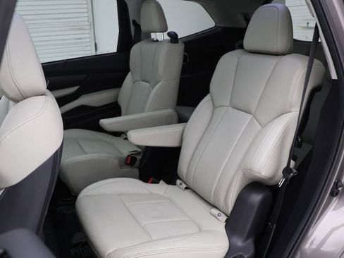 Used 2022 Subaru Ascent Limited w/ Technology Package image 13