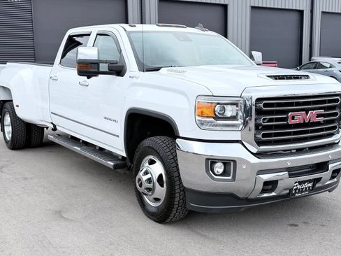 Used 2019 GMC Sierra 3500 SLT w/ Duramax Plus Package AWD/4WD image 2