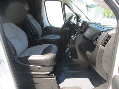 Used 2026 RAM ProMaster 2500 w/ Convenience Group FWD image 10
