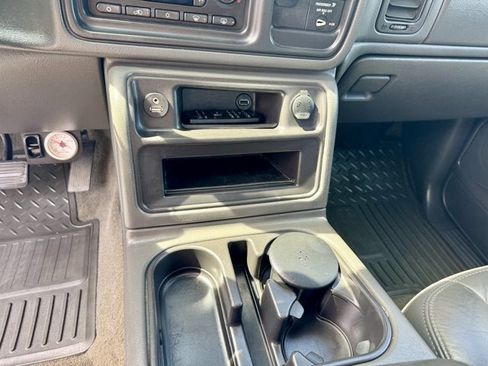 Used 2007 Chevrolet Silverado 2500 LT w/ Heavy-Duty Power Package AWD/4WD image 17