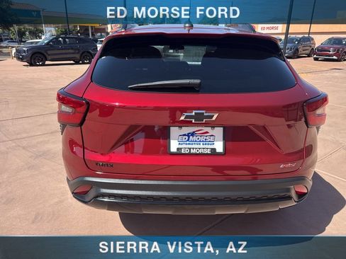Used 2024 Chevrolet Trax RS FWD image 5