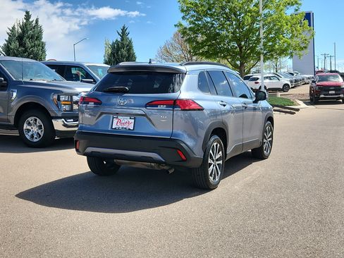 Used 2022 Toyota Corolla Cross XLE w/ Convenience Package image 3