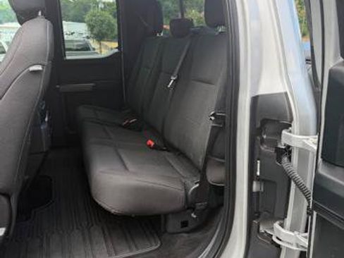 Used 2018 Ford F150 XLT w/ Equipment Group 302A Luxury AWD/4WD image 6