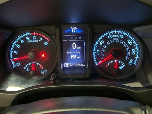 Used 2020 Toyota Tacoma SR w/ SR Convenience Package RWD image 16