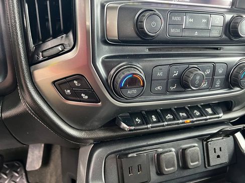 Used 2018 Chevrolet Silverado 2500 LTZ w/ Duramax Plus Package AWD/4WD image 33