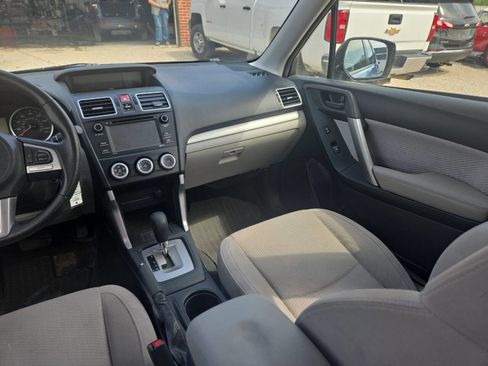 Used 2018 Subaru Forester 2.5i w/ Alloy Wheel Package image 11