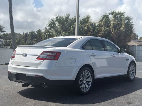 Used 2018 Ford Taurus Limited image 5