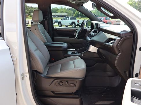 Used 2022 Chevrolet Tahoe LT w/ Luxury Package image 13