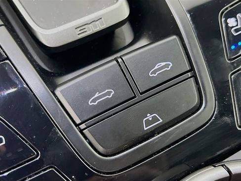 Certified 2024 Porsche 911 Carrera image 14