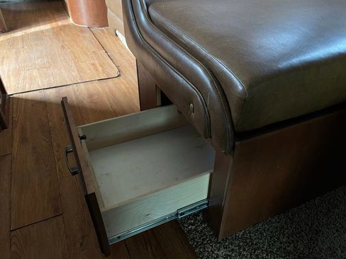 Used 2013 Ford E-450 and Econoline 450 Super Duty w/ Motorhome Prep Pkg image 47