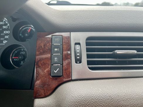 Used 2012 Chevrolet Tahoe LTZ image 15