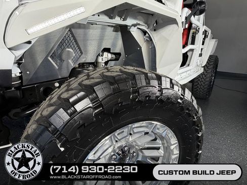 Used 2025 Jeep Wrangler Unlimited Rubicon AWD/4WD image 39