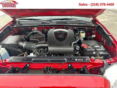 Used 2016 Toyota Tacoma TRD Sport image 23