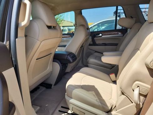 Used 2011 Buick Enclave CXL FWD image 3