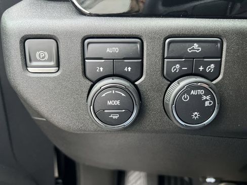 Certified 2023 Chevrolet Silverado 1500 LT image 17