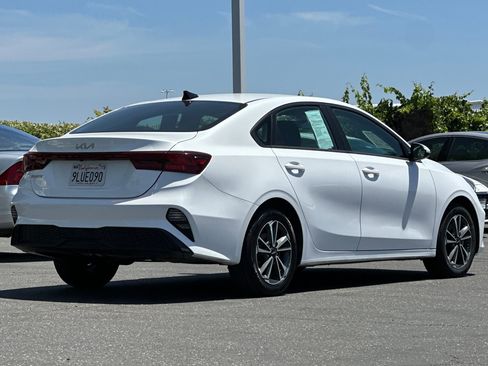Used 2024 Kia Forte LXS FWD image 4