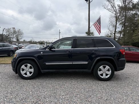 Used 2011 Jeep Grand Cherokee Laredo image 1