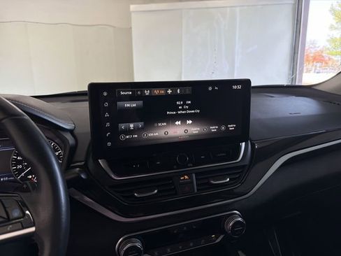 Certified 2024 Nissan Altima 2.0 SR image 25