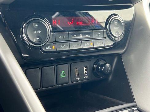 Used 2024 Mitsubishi Eclipse Cross SE image 29