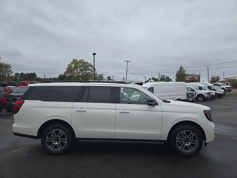 New 2025 Ford Expedition Max Active image 2