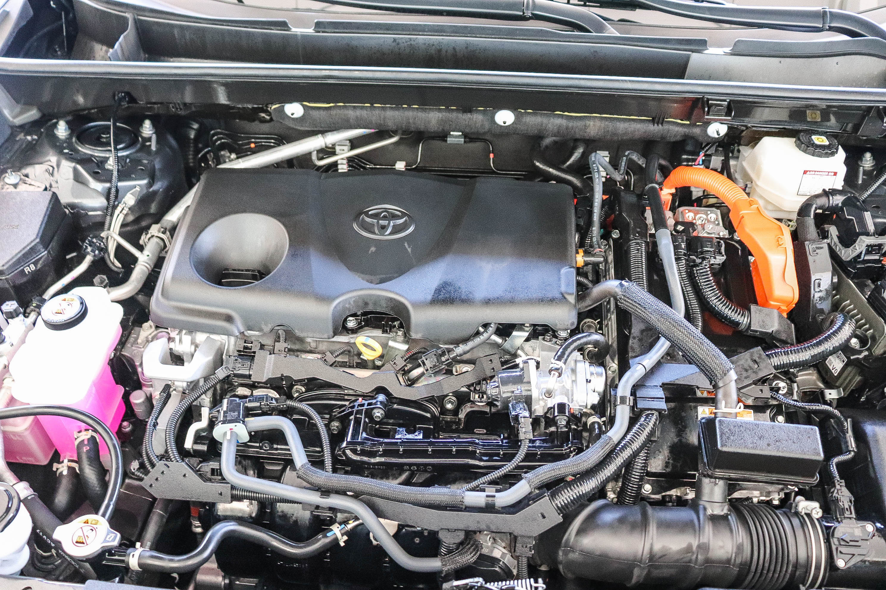 Used 2025 Toyota RAV4 LE AWD/4WD image 28